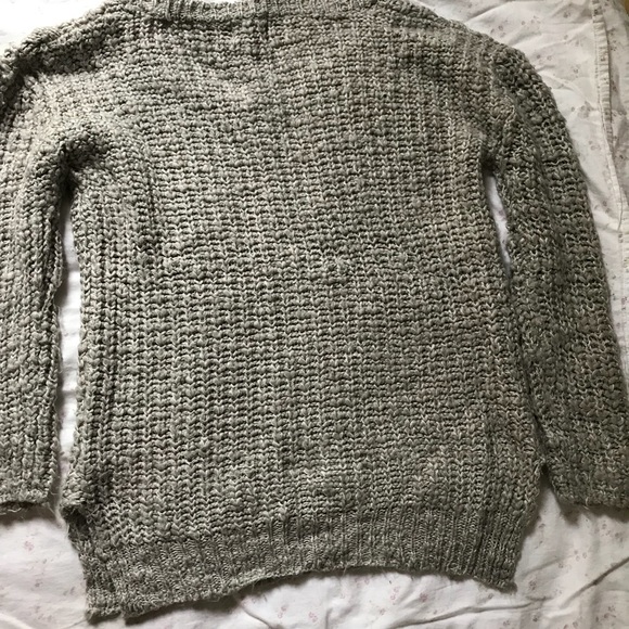 grey knit sweater👕 - Picture 1 of 2